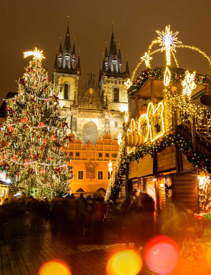 Historiske PrahaDet er mange julemarkeder å velge mellom i Praha. Noen av de største er de på torget i Gamlebyen og på Vaclavplassen
Julemarked: 2/12-6/1