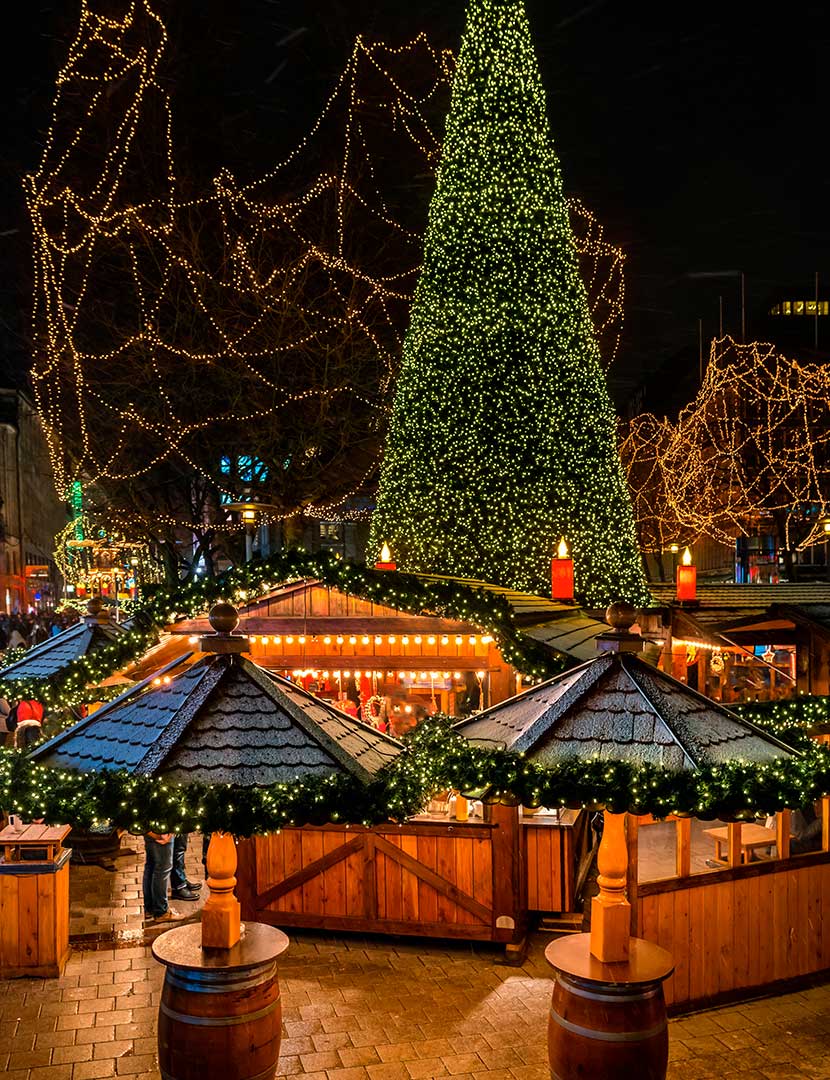 HamburgOppdag Hamburg i løpet av en magisk tid på året med glitrende lys.
Julemarked i Hamburg: 23/11-29/12